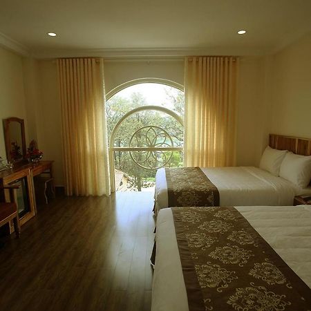 Lake View Hotel Da Lat Esterno foto