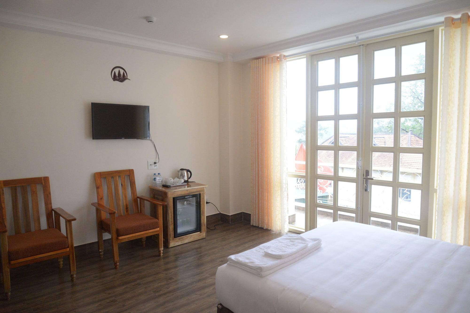 Lake View Hotel Da Lat Esterno foto